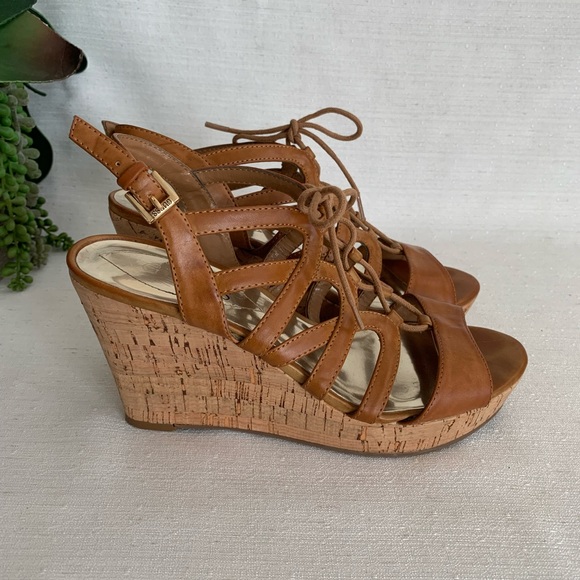 GUESS Elsiee Caramel Strappy Lace-up Wedge Heel Sandals Woman’s 7.5M - Picture 6 of 11